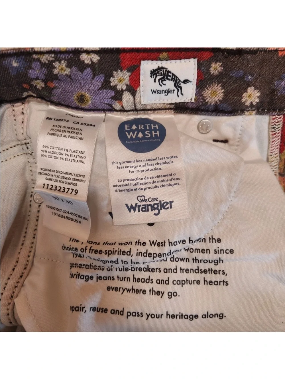 Wrangler Wanderer 622 Women High Raise Wide Flare Jeans Size 30x30 Floral Retro - Picture 4 of 4